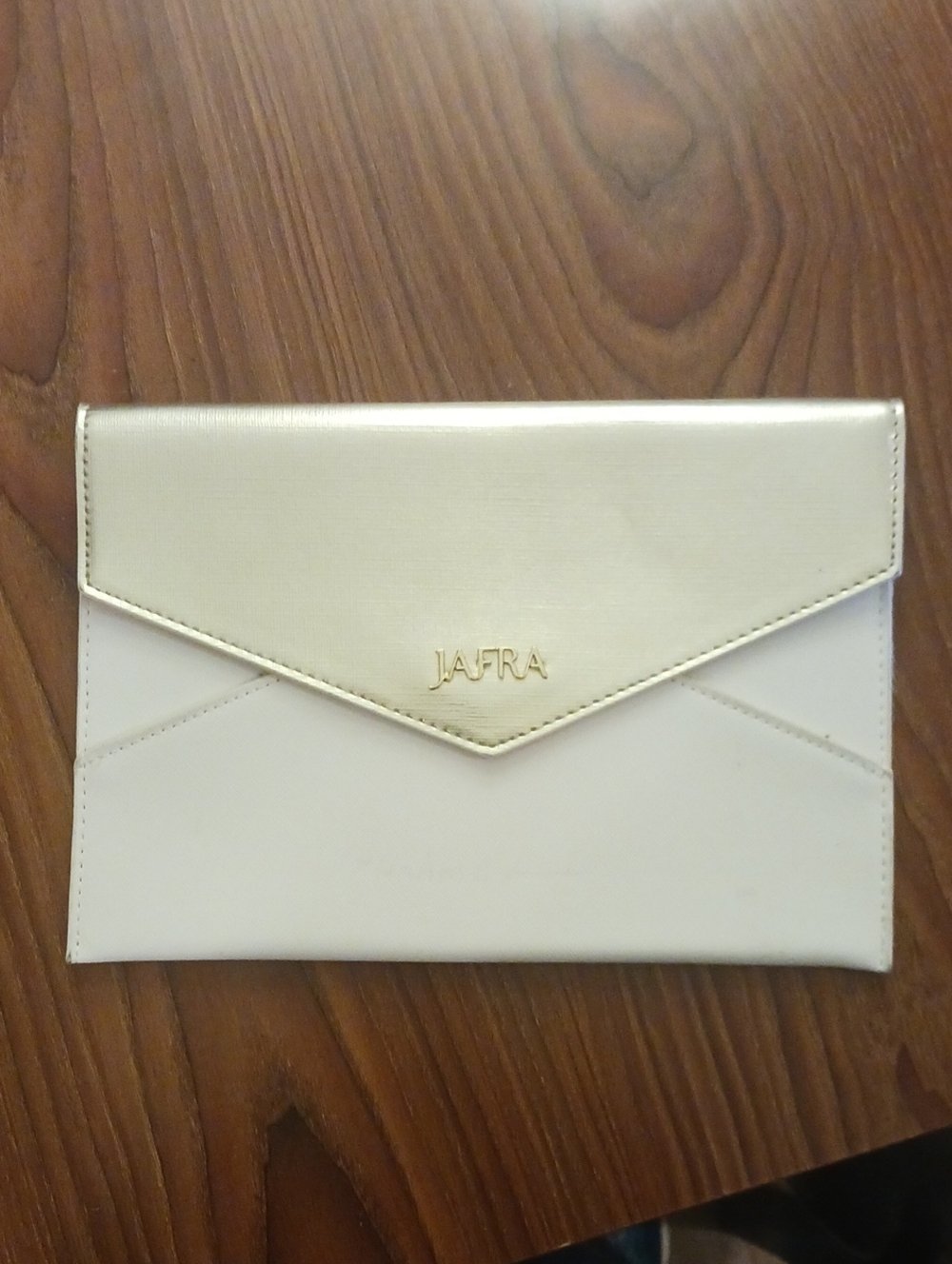 JAFRA Holiday Cosmetics Collection  Cream and Gold Envelope Clutch.